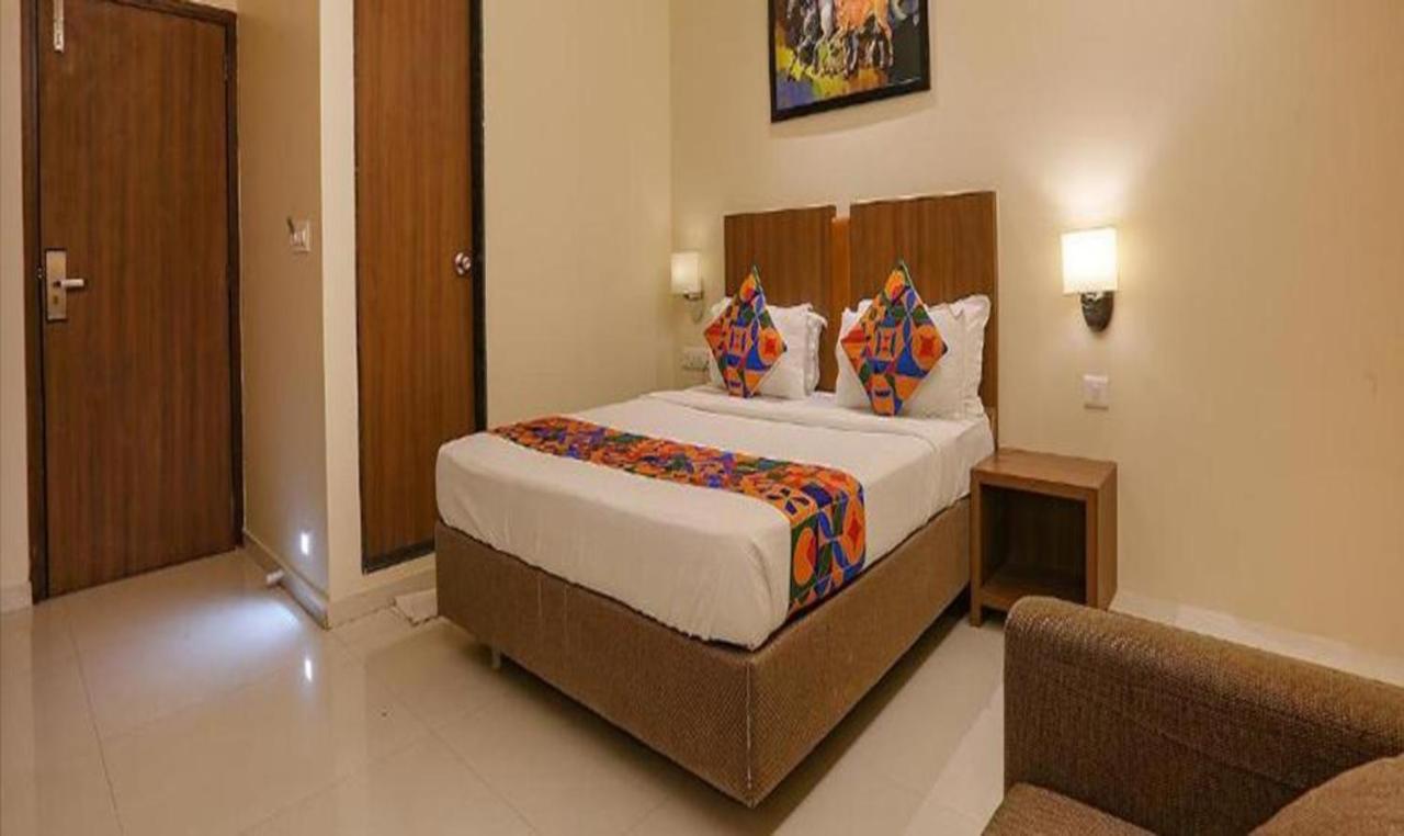 Fabhotel Royal International - Nr Mumbai International Airport エクステリア 写真
