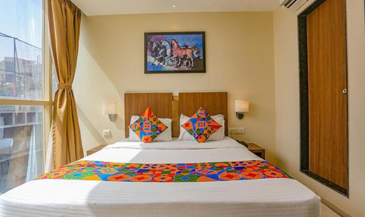Fabhotel Royal International - Nr Mumbai International Airport エクステリア 写真