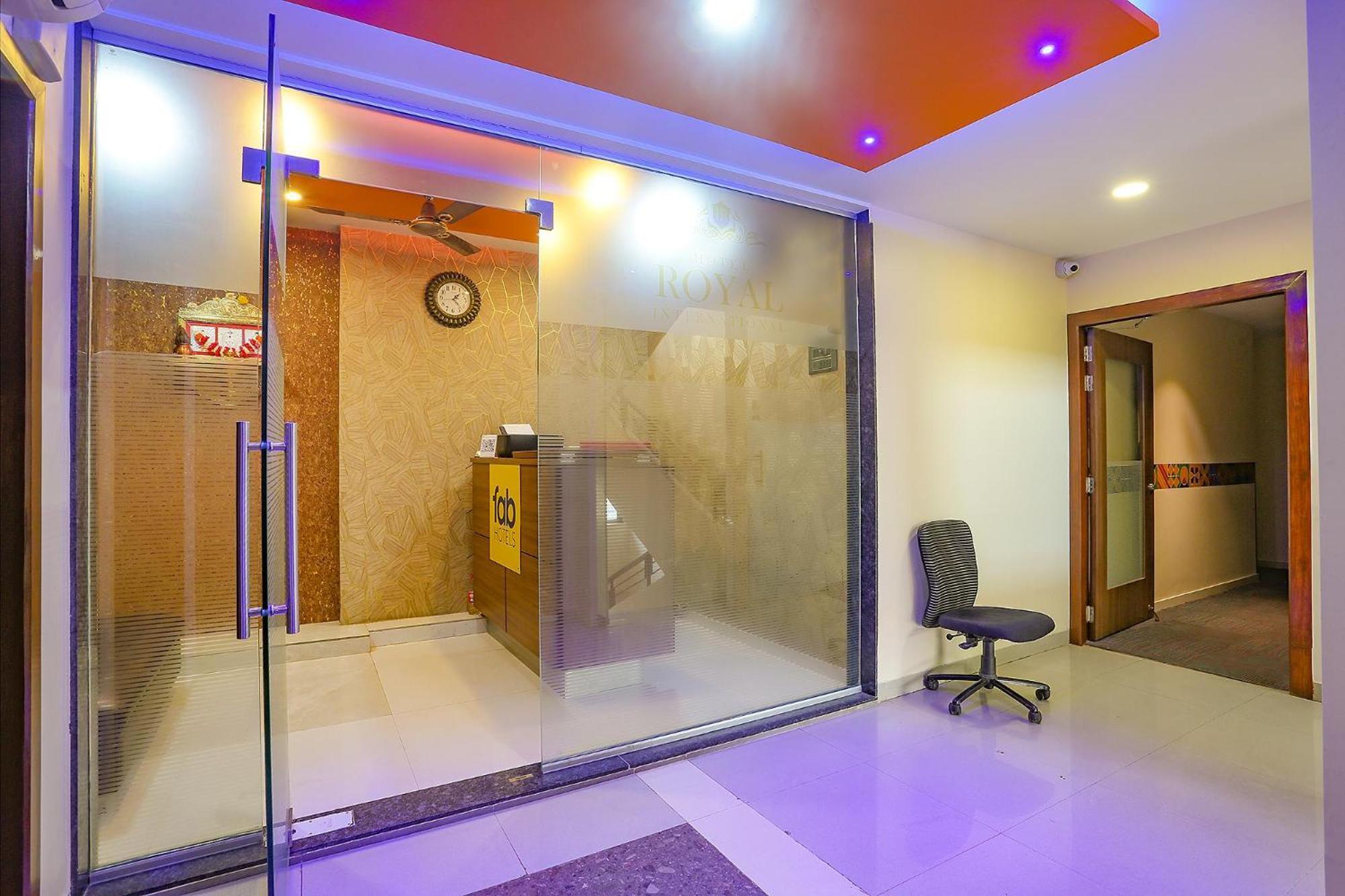 Fabhotel Royal International - Nr Mumbai International Airport エクステリア 写真